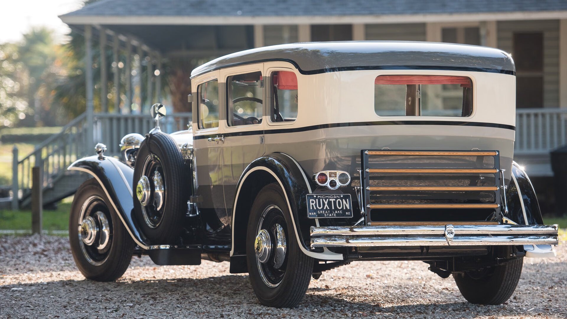 爱游戏体育APP下载-“德甲领先集团稳步前行，冠军争夺进入白热化”，德甲第一名