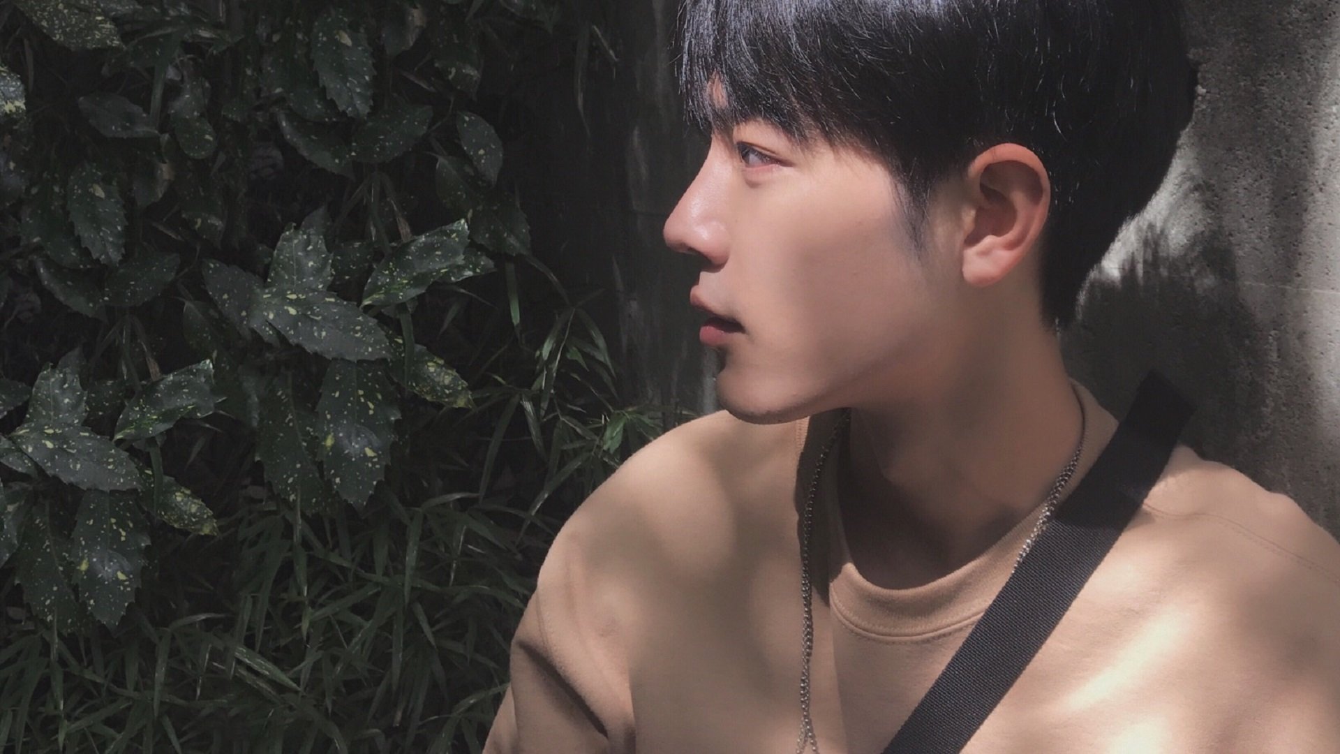 爱游戏电竞官网-马德里竞技稳坐榜首，战绩稳健士气高昂，马德里竞技实力怎么样