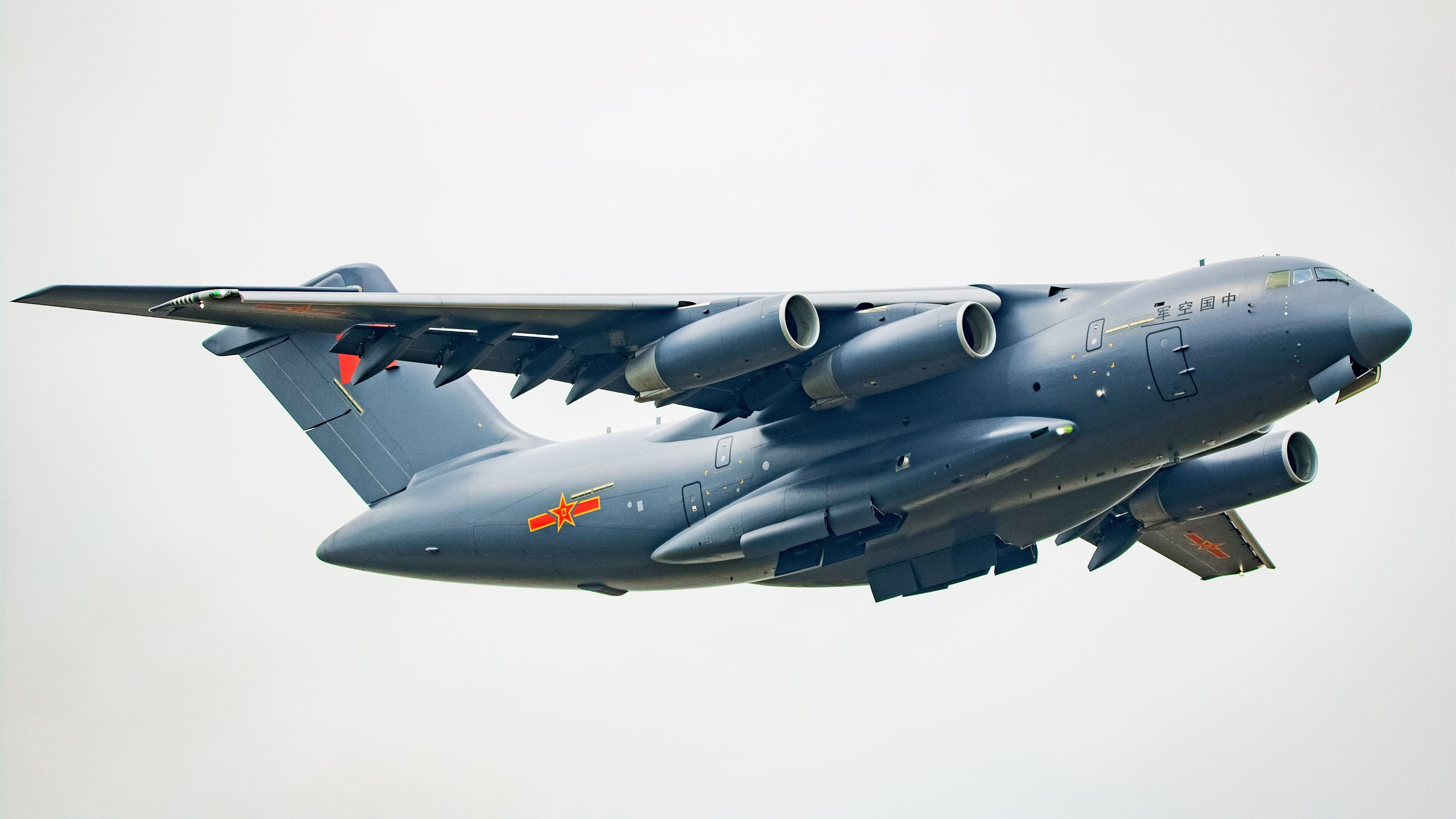 爱游戏体育平台-阿尔阿赫利新赛季阵容公布，备战国内外赛事，阿什利赫吉尔